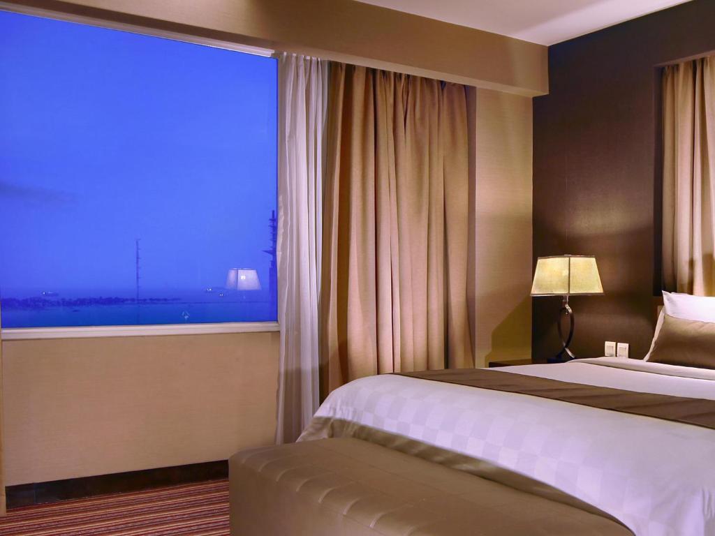 Aston Makassar Hotel & Convention Center Ngoại thất bức ảnh