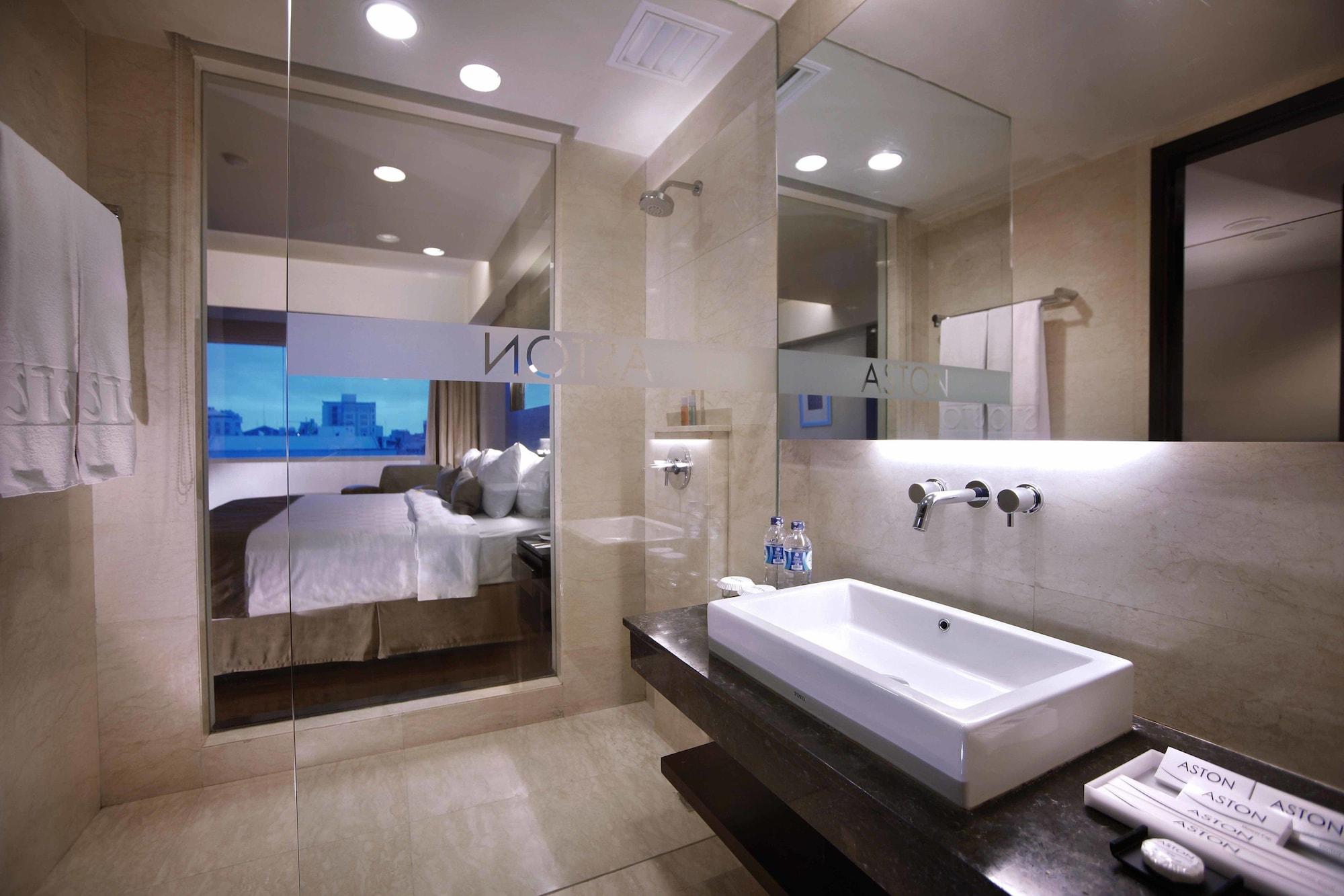 Aston Makassar Hotel & Convention Center Ngoại thất bức ảnh