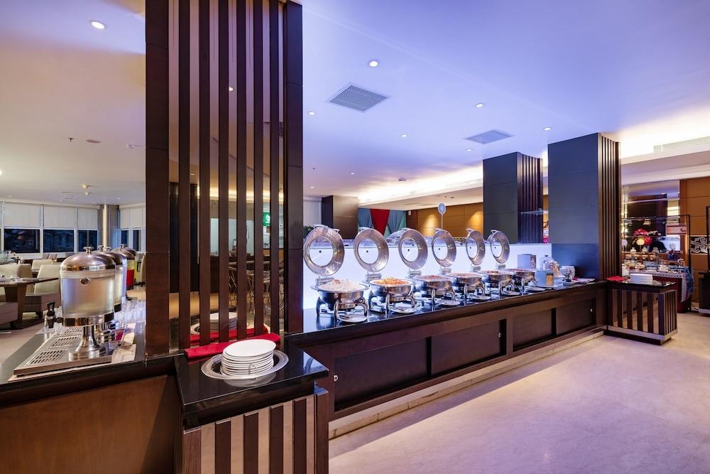 Aston Makassar Hotel & Convention Center Ngoại thất bức ảnh